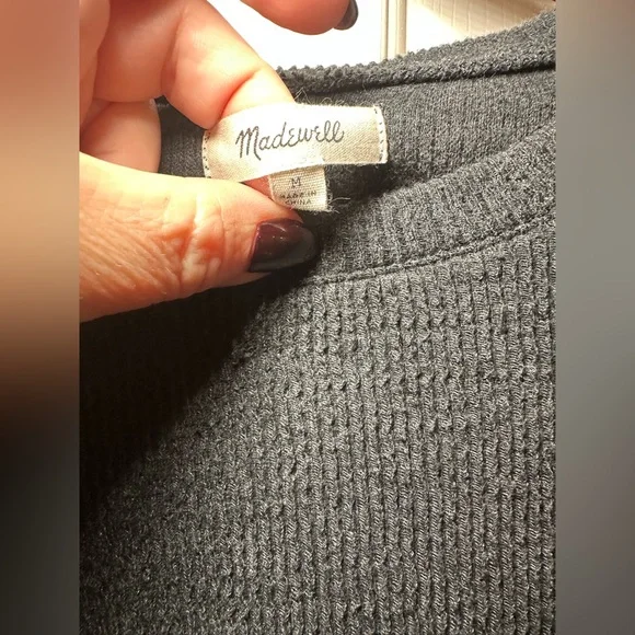 Madewell Women’s Long Sleeve  Bell Sleeve Crew Neck Ribbed Gray Shirt‎ Size Med. - Picture 3 of 5
